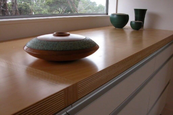 Как использовать подоконник на кухне и других комнатах: обыгрываем в интерьере, идеи декора