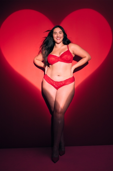 Белла Хадид снялась в новой кампании Victoria’s Secret ко Дню святого Валентина