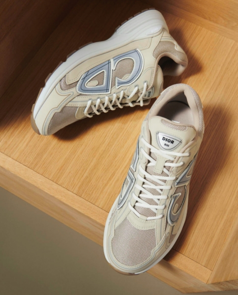 Dior представил «беговые» кроссовки из технологичных материалов