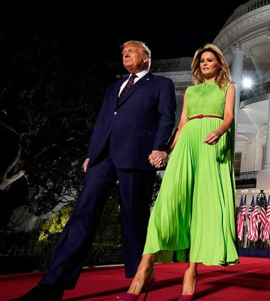 Мелания Трамп в салатовом платье и бордовых лабутенах