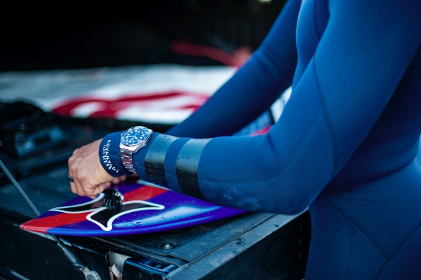 В кампании новых часов TAG Heuer Aquaracer снялись спортсмены-дайверы
