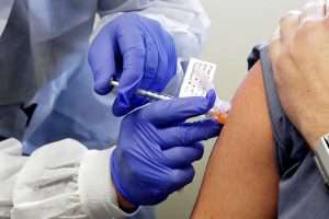 Когда можно вакцинироваться после перенесенного COVID-19: врачи информируют
