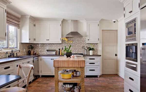 Кухня в средиземноморском стиле: дизайн, отделка, мебель, освещение и декор