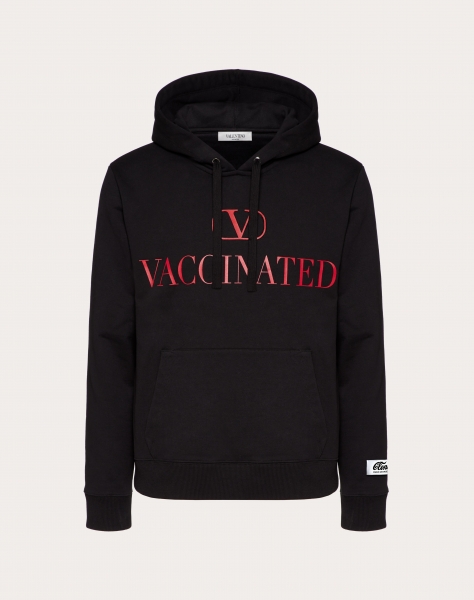 Valentino выпустил худи в поддержку вакцинации от COVID-19