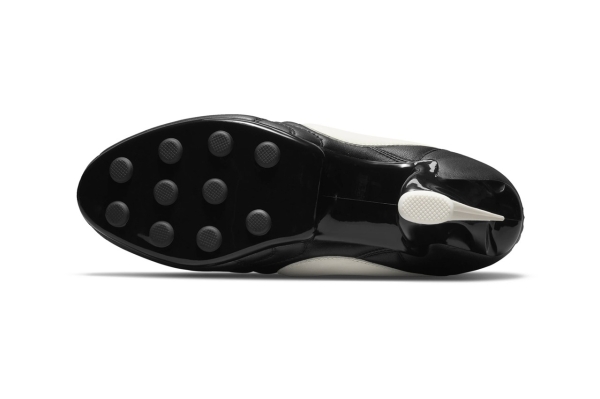 Comme des Garçons и Nike представили футбольные кроссовки на каблуке