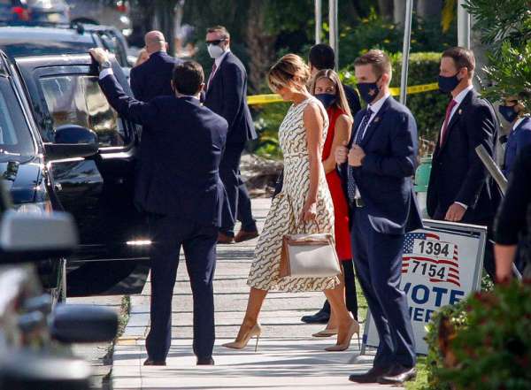 Мелания Трамп в платье гуччи, сумкой гермес и лубутенах