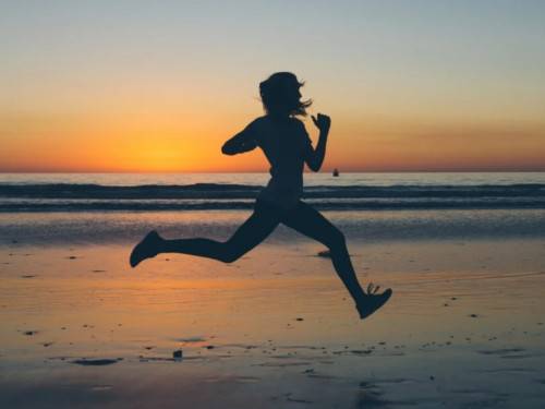 Почему полезно бегать: как бег заряжает оптимизмом и повышает энергетику